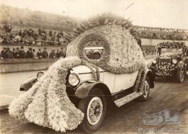 Showing%20off%20at%20the%20flower%20parade%20(3).jpg