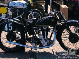 Velocette%20KTT%20MKIV%20350cc%201934%20KTT544%20-%20FR%20-%20Morel%20Patrice.jpg